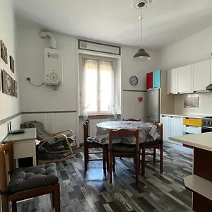 https://il-ritrovo-luminoso-trilocale-in-citta.italymilanhotels.net