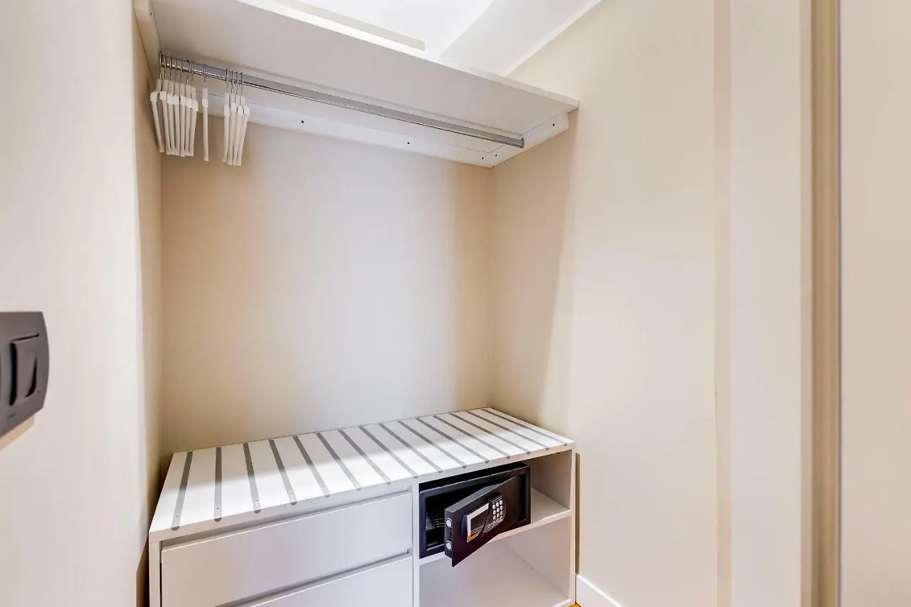 Frattina High-End Apt Rome 0*,  Italy