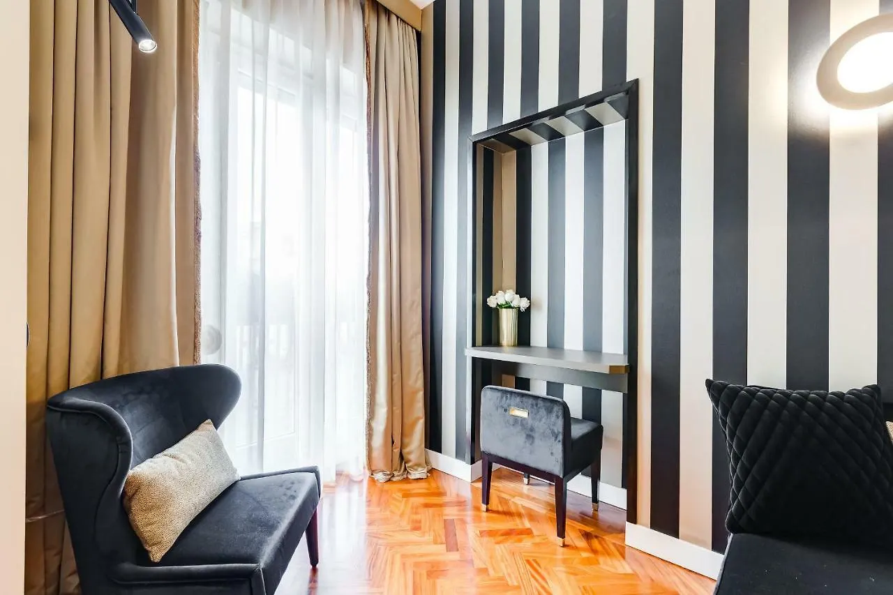 Frattina High-End Apt Rome Apartment